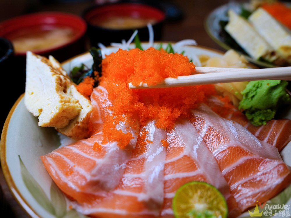 桃園平鎮美食｜『壹鮨丼』平價壽司及生魚片丼飯！內用享湯品及熱茶免費暢飲！