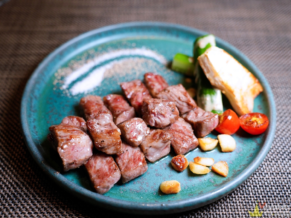 苗栗市美食｜『賞鐵板料理』適合約會和慶生聚餐的質感鐵板料理！親子友善～附免費停車場！