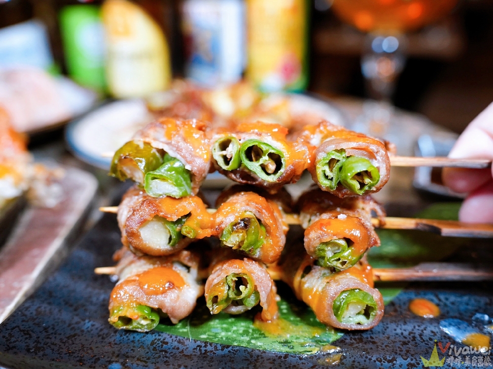 台北中山美食｜『ABV日式居酒館-台北中山店』最具話題性的稻草燒盛合！還有大阪燒,廣島燒,串燒等日式美食~搭配300多款精釀啤酒~小酌小聚的深夜美食首選！