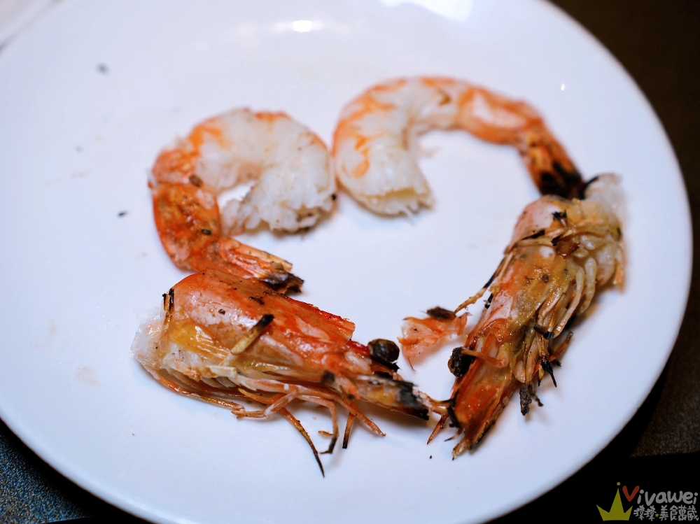 台中北屯美食｜『茶六燒肉堂-東山店』上等牛肉雙人套餐～附餐有沙拉,米食,海鮮,甜點,飲料！