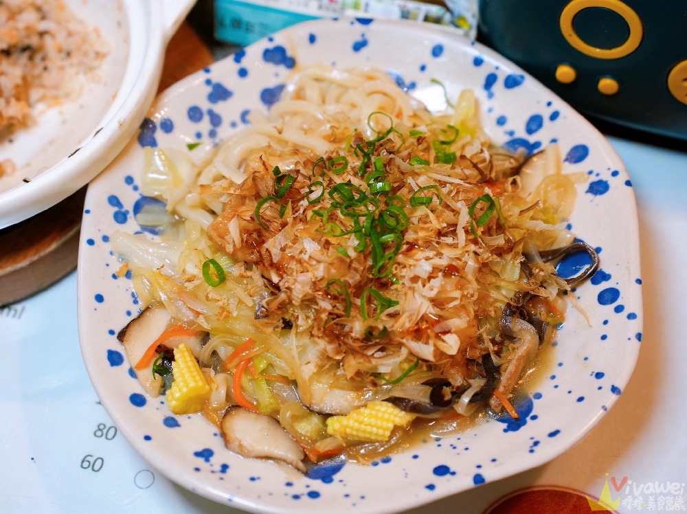 宜蘭冬山美食｜『乙森食堂』高CP值的日式家庭料理～現做餐點新鮮好吃～有兒童椅&小小的塌塌米兒童遊樂區！