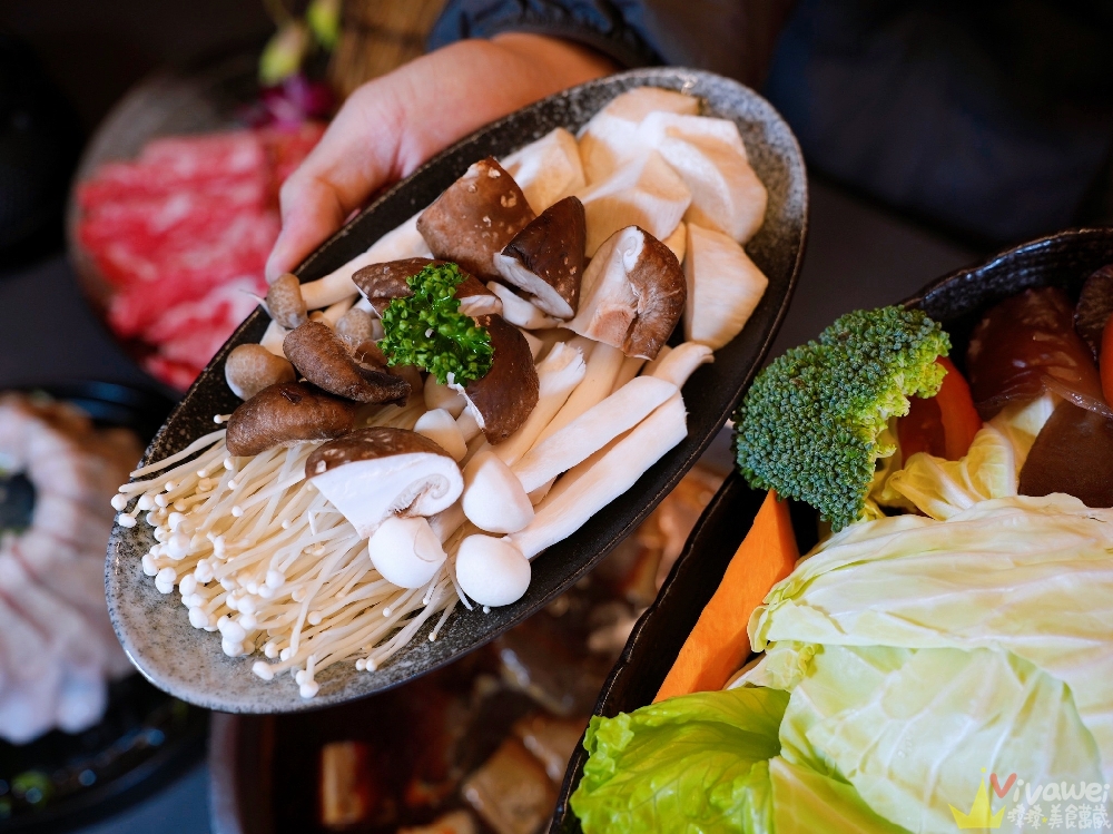 桃園市美食｜『岩漿火鍋-桃園中正店』桃園麻辣火鍋推薦！藝文特區高級質感鍋物~鍋底免費續加還能外帶！