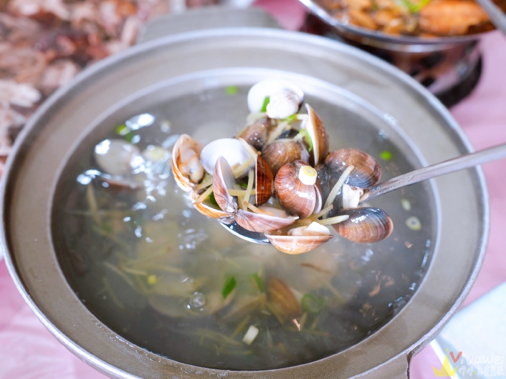 宜蘭壯圍美食｜『大仁哥蔗香脆皮桶仔雞-旗艦總店』多人聚餐合菜餐廳~招牌甘蔗脆皮桶仔雞須提前預訂！