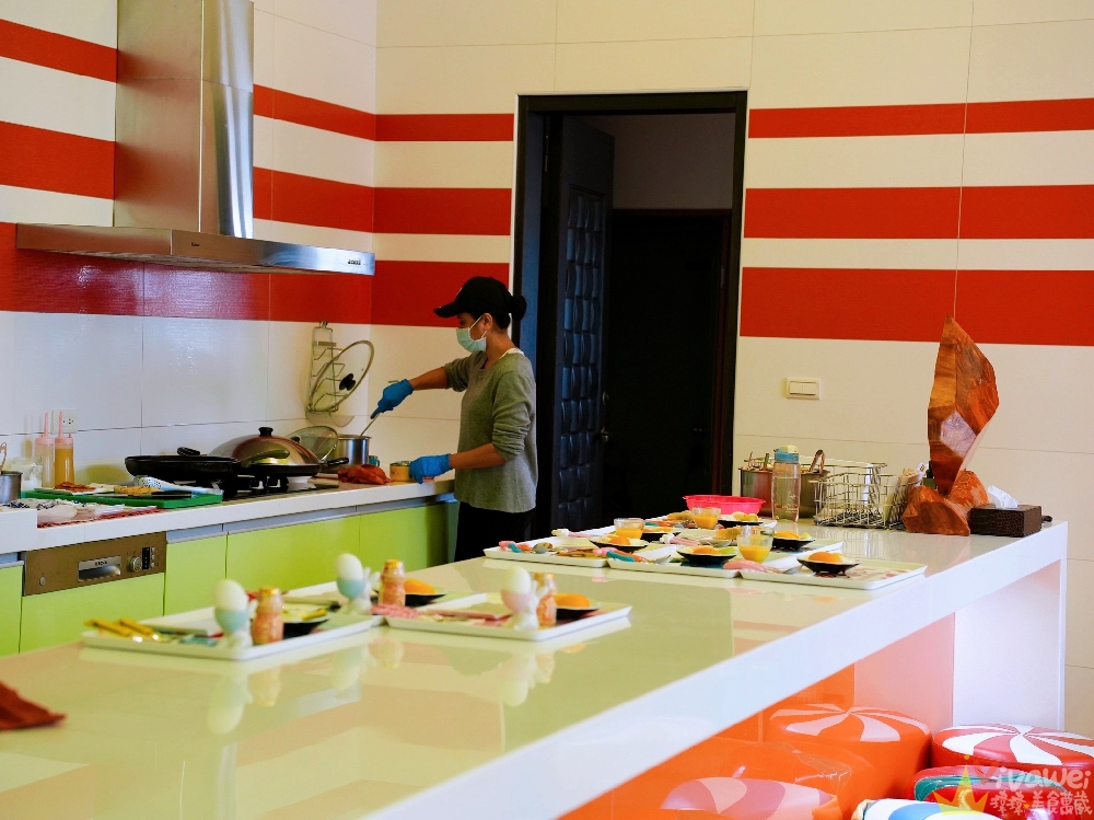 宜蘭羅東住宿|『宜蘭羅東Candy民宿』夢幻糖果屋親子民宿~室內球池溜滑梯+電動車+正版樂高積木牆+溜滑梯房型開箱! 宜蘭羅東住宿|『宜蘭羅東Candy民宿』夢幻糖果屋親子民宿~室內球池溜滑梯+電動車+正版樂高積木牆+溜滑梯房型開箱!