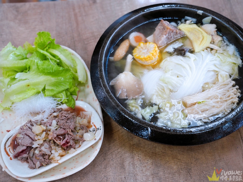 新北金山美食｜『福緣火鍋』加油站旁的熱門石頭火鍋！生意超好的排隊店～海鮮什錦麵&熱炒類也是必點！