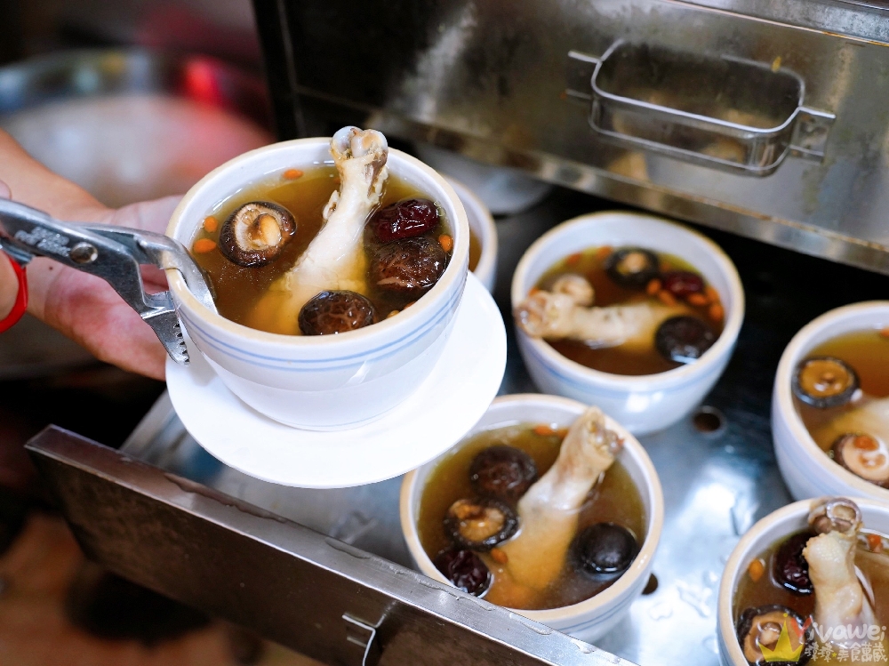 苗栗頭份美食｜『李記燉品屋』平日限定！百元有找的原盅燉湯！推薦必吃滷肉飯&竹山意麵&現切滷味！