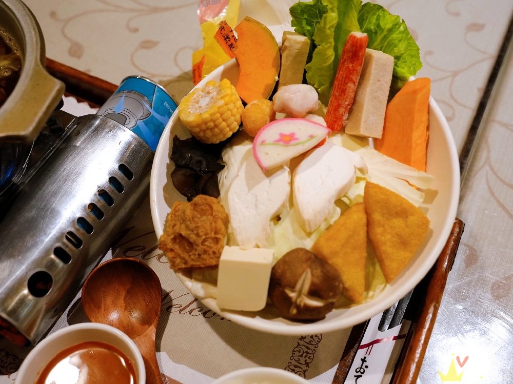 宜蘭冬山美食｜『烘爐茶古商行』免服務費+免費停車！火鍋雙拼牛小排、檸檬雞腿排套餐超有誠意！