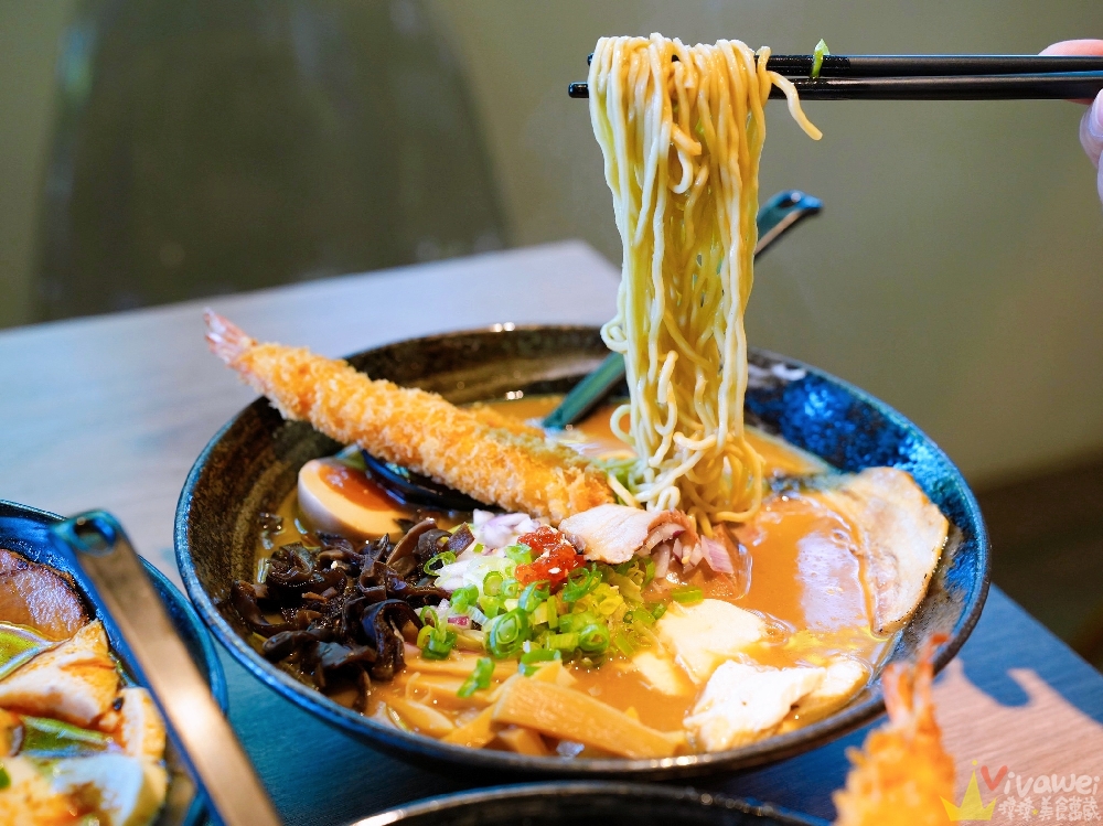 南投仁愛美食｜『星嵐拉麵』近清境農場的高海拔拉麵店～親子友善還有桌遊和盪鞦韆～週五,六,日限定自家製麵拉麵！