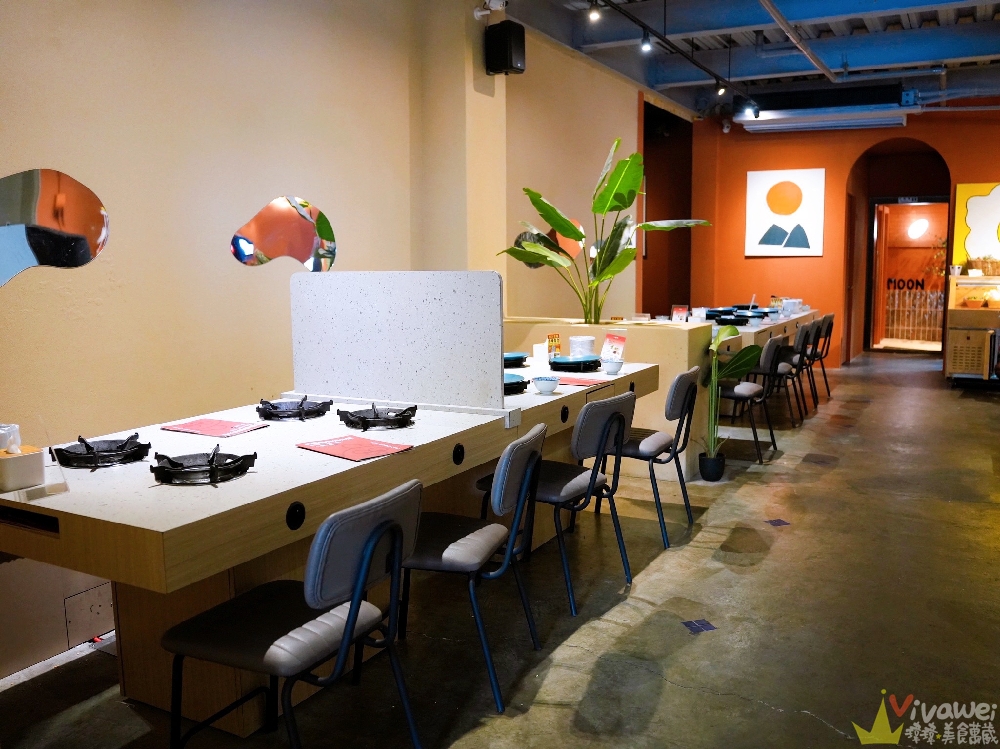 苗栗頭份美食｜『月團圓雞湯火鍋-苗栗頭份店』火鍋控必收！2025全新裝潢自助吧大升級！個人獨享鴛鴦鍋～蔬菜品項豐富～高品質鍋物專賣！