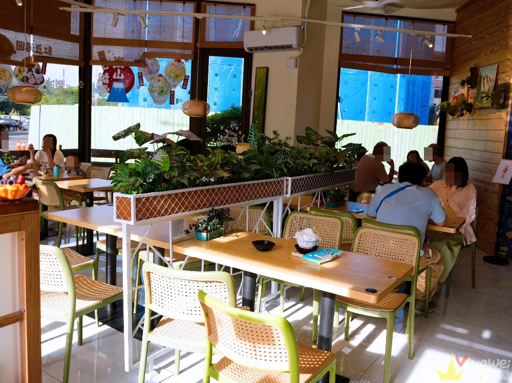 桃園龍潭美食｜『QQ田甜品工坊-桃園龍潭大池店』生意超好！龍潭大池旁的創意日式冰品&仙草&刨冰&豆花&紅豆湯等甜品！