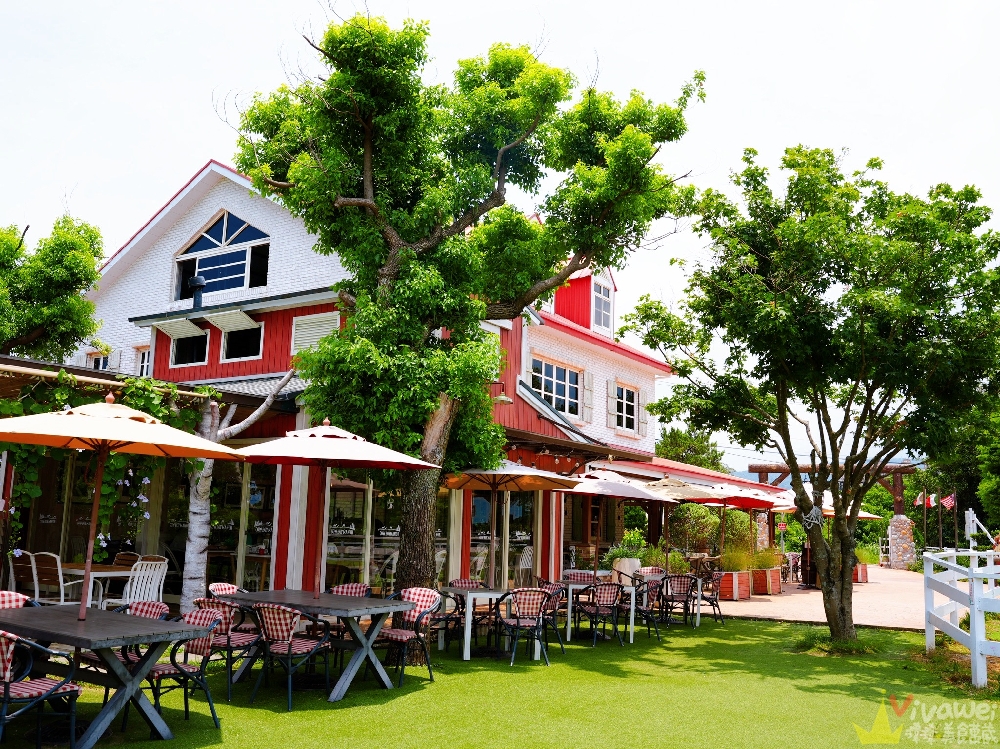 新北三芝美食｜『牛仔莊園』親子餐廳推薦！必吃牧馬人莊園牛排！草原白馬+美式鄉村風超好拍！