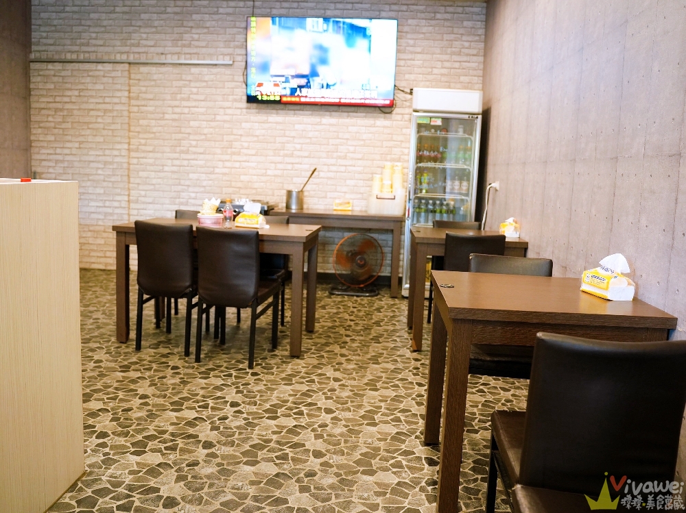 桃園平鎮美食｜『嘿熊炒飯館』現點現炒的各式炒飯！內用免費湯品暢飲～高CP值平價炒飯店！