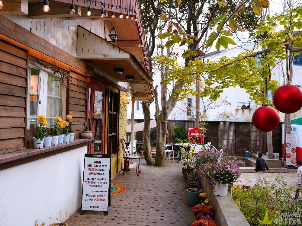 韓國釜山美食｜『OLDMUG』松亭海邊療癒系甜點咖啡廳～可愛熊熊蛋糕,草莓拿鐵與扁可頌開箱！