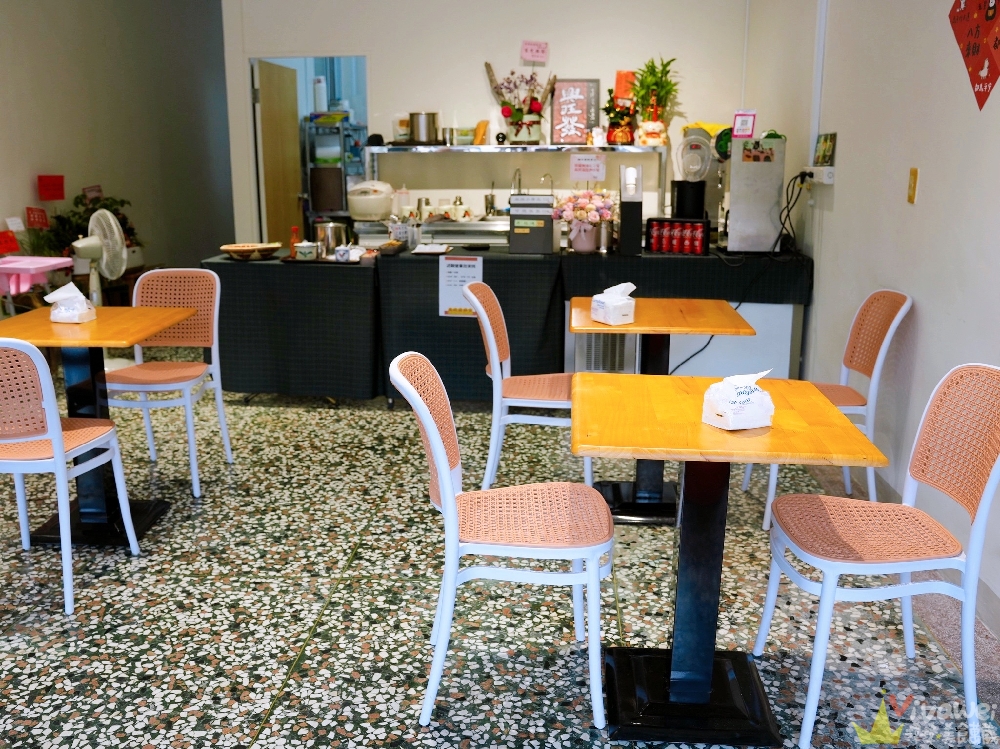 苗栗市美食｜『興旺發飲食』溫馨舒適的小吃店～必點國宴乾板條&控肉飯～還有特色艾草圓紅茶拿鐵！