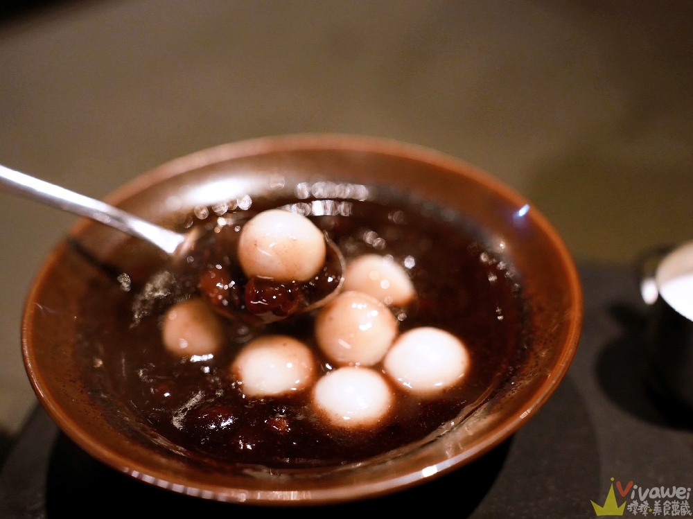 台中北屯美食｜『茶六燒肉堂-東山店』上等牛肉雙人套餐～附餐有沙拉,米食,海鮮,甜點,飲料！