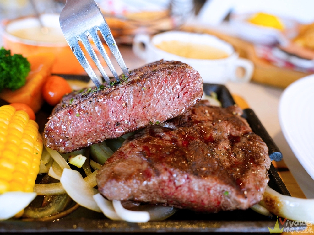 新北三芝美食｜『牛仔莊園』親子餐廳推薦！必吃牧馬人莊園牛排！草原白馬+美式鄉村風超好拍！