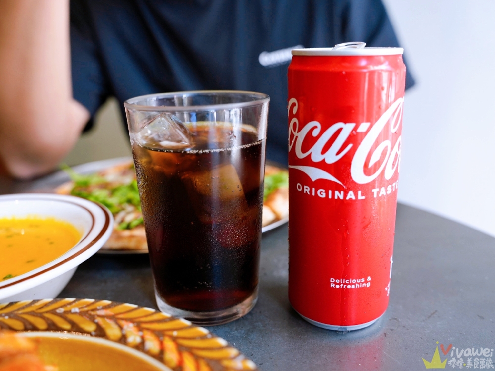 桃園中壢美食｜『品手感披薩 Pin Pizza Bar』內壢現烤披薩香氣逼人！招牌阿山哥鹹豬肉披薩&五種起司披薩！