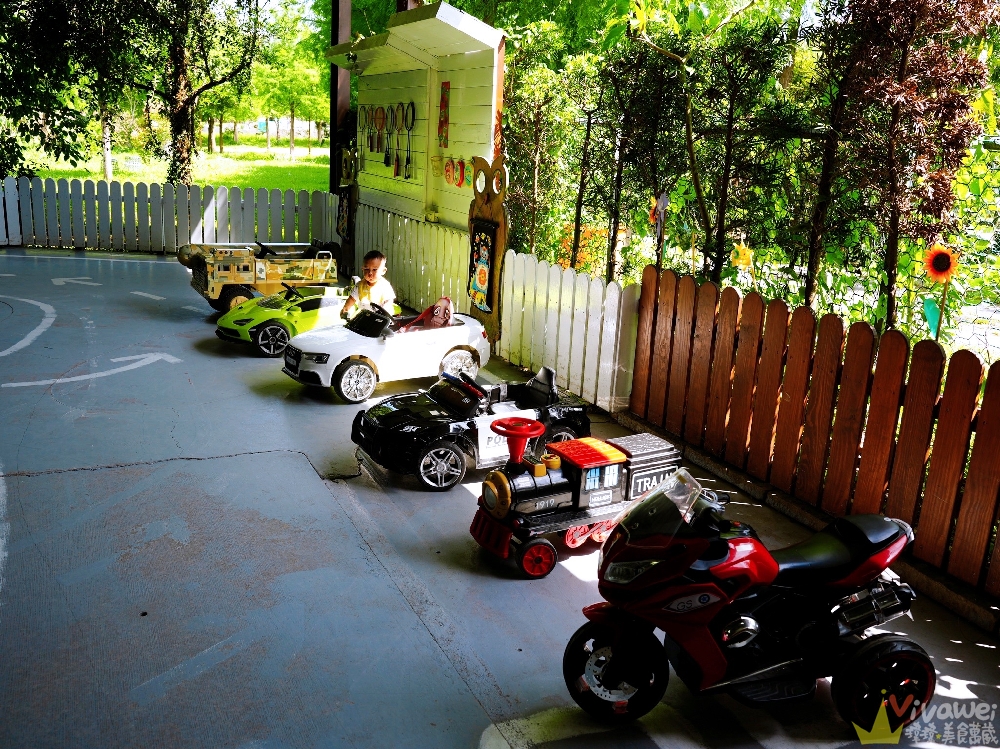 宜蘭冬山住宿|『松之墅溜滑梯親子民宿』小孩天堂~溜滑梯房型+電動車+沙池+球池+迎賓下午茶+超澎湃早餐一次滿足! 宜蘭冬山住宿|『松之墅溜滑梯親子民宿』小孩天堂~溜滑梯房型+電動車+沙池+球池+迎賓下午茶+超澎湃早餐一次滿足!