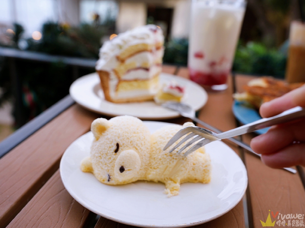 韓國釜山美食｜『OLDMUG』松亭海邊療癒系甜點咖啡廳～可愛熊熊蛋糕,草莓拿鐵與扁可頌開箱！
