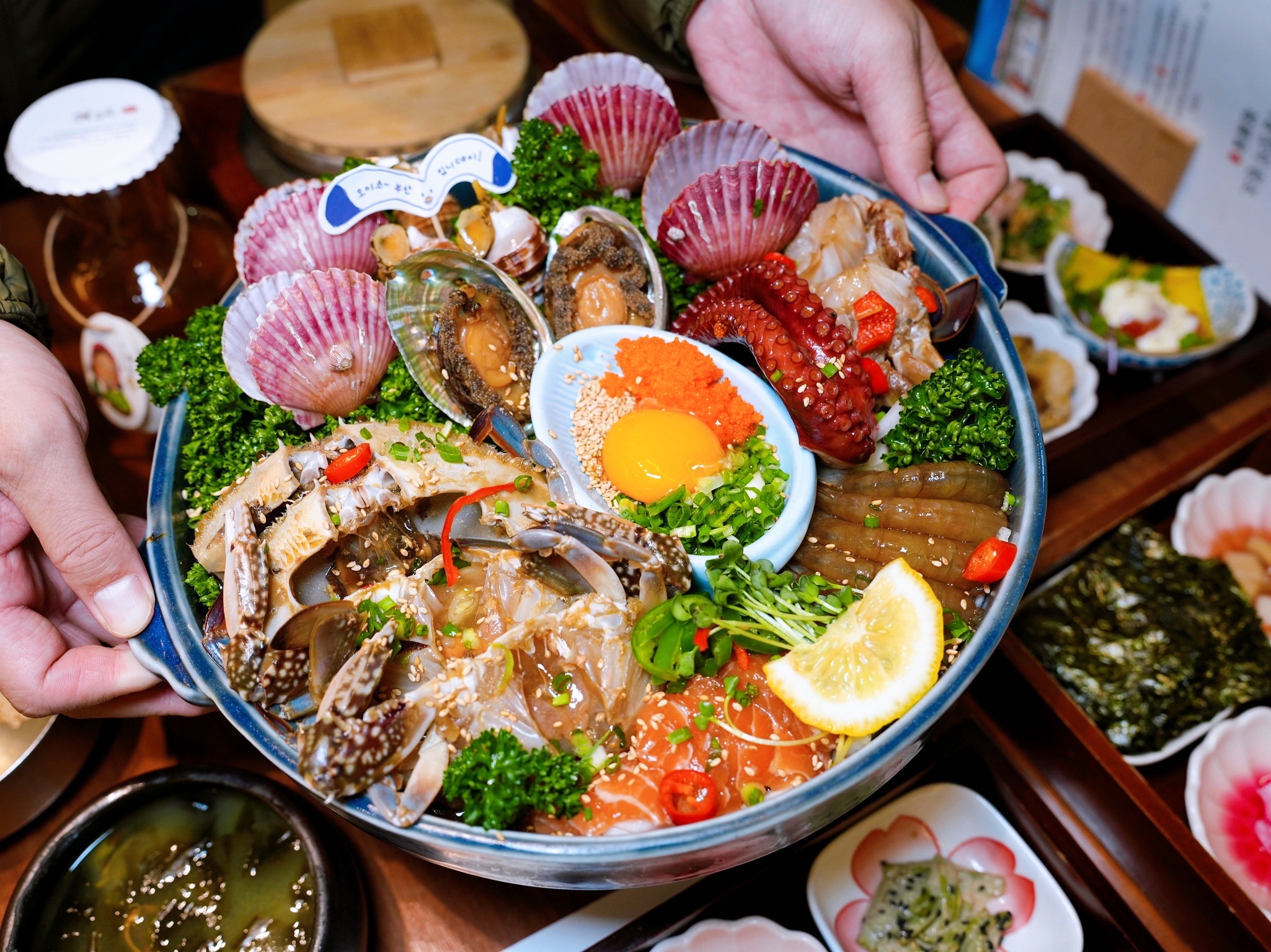 韓國釜山美食|『尾浦家 松亭分店(미포집 송정직영점)』 美女生醃醬海鮮套餐開箱!松亭海景餐廳+必吃超浮誇醬蟹拼盤! 韓國釜山美食|『尾浦家 松亭分店(미포집 송정직영점)』 美女生醃醬海鮮套餐開箱!松亭海景餐廳+必吃超浮誇醬蟹拼盤!