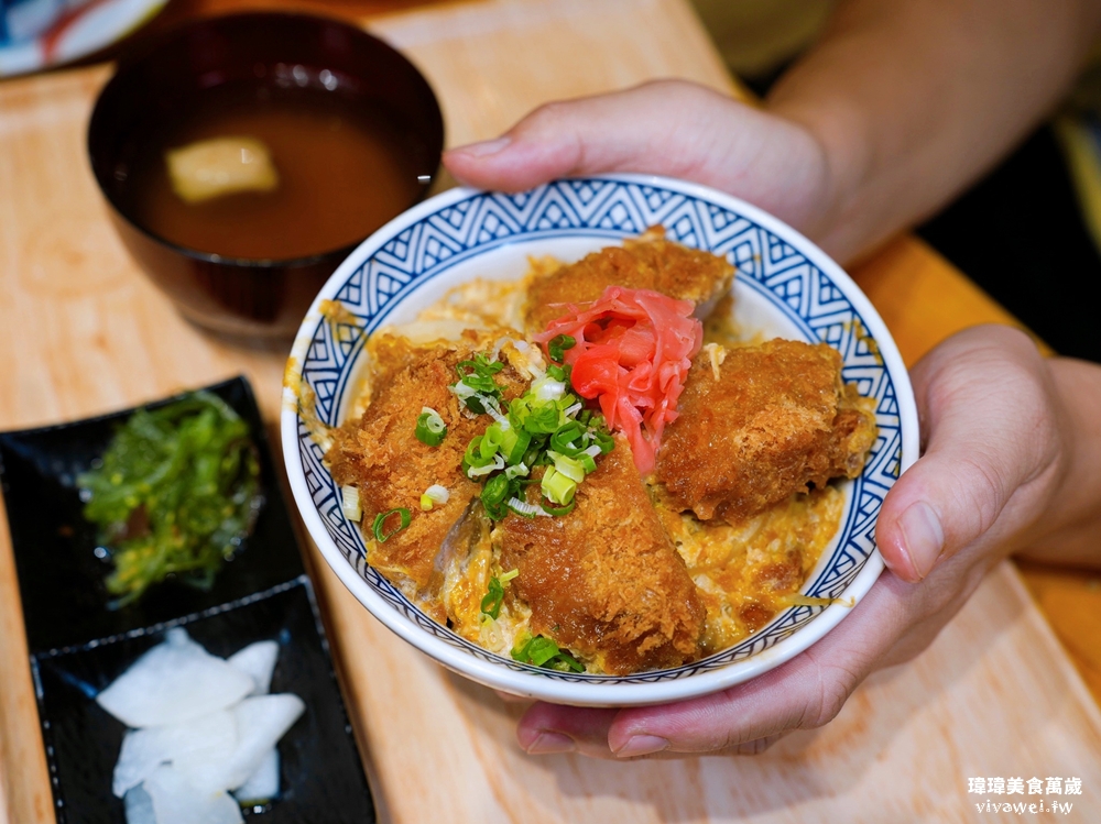 苗栗市美食|『花鳥豬排』熟成炸豬排專賣店!內用越光米,味噌湯,高麗菜絲,熱紅茶無限享用!平日商業午餐&外帶便當都推薦! 苗栗市美食|『花鳥豬排』熟成炸豬排專賣店!內用越光米,味噌湯,高麗菜絲,熱紅茶無限享用!平日商業午餐&外帶便當都推薦!