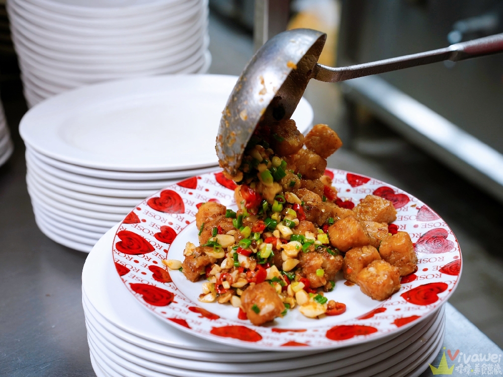 桃園市美食｜『易鼎活蝦（新桃園店）』中路特區聚餐首選！包廂空間＋免費停車場～大尺寸泰國蝦鮮甜又Q彈！