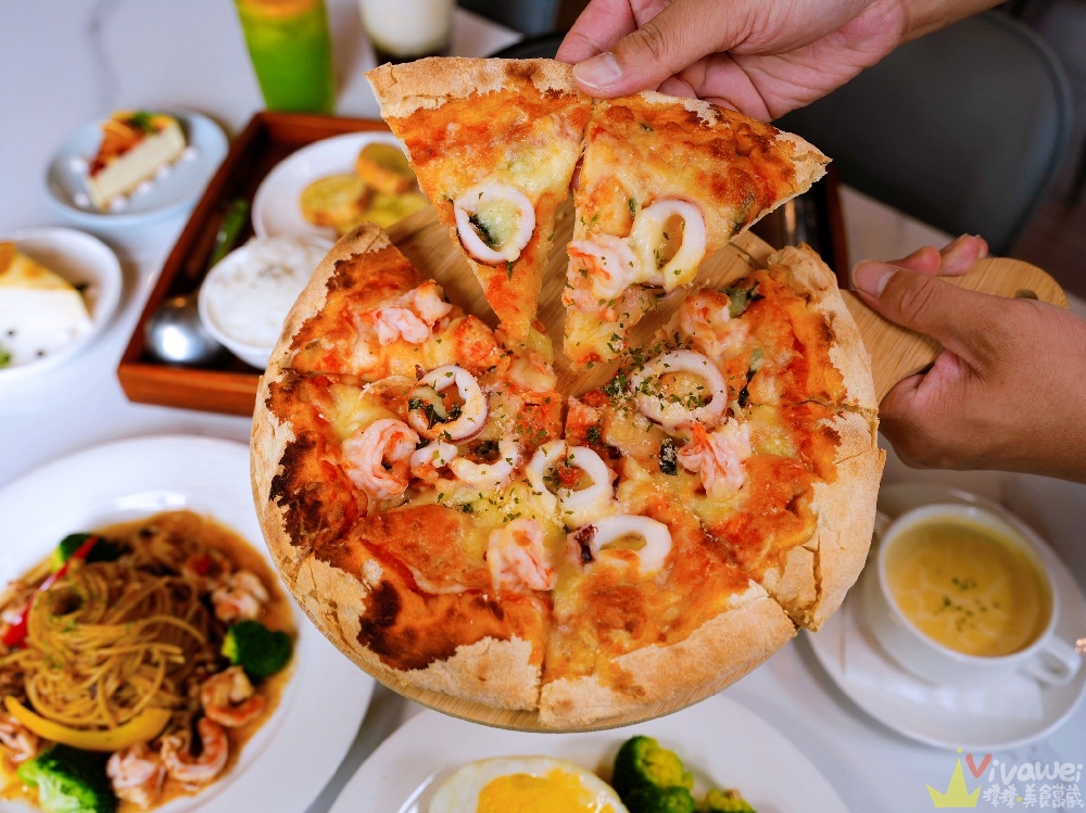 苗栗獅潭美食｜『光之彩庭園餐廳』附設免費停車位！親子友善&輪椅友善&寵物友善的舒適用餐空間～有義大利麵,火鍋,披薩,甜點下午茶!