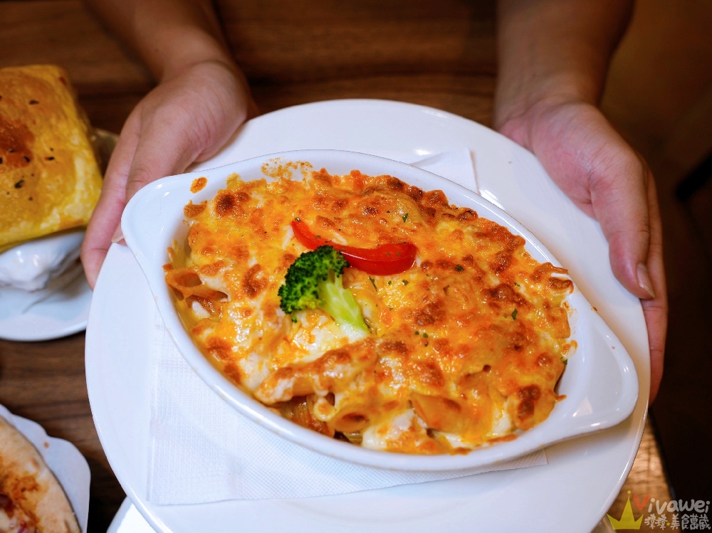 桃園中壢美食｜『Mint Pasta 中原店』高CP值的義大利麵&焗烤&手工窯烤披薩～還有貼心供應素食餐點！