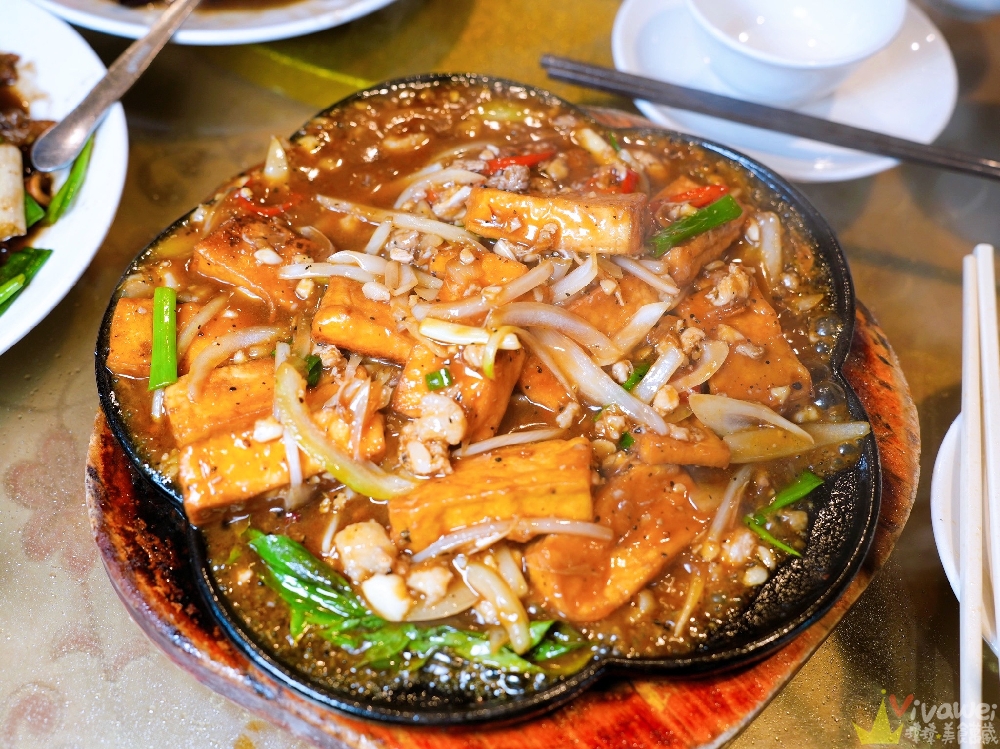 桃園龍潭美食｜『桃群客家活魚餐廳』龍潭大池周邊～附設免費停車場！餐點豐富多元又好吃的熱炒桌菜餐廳！