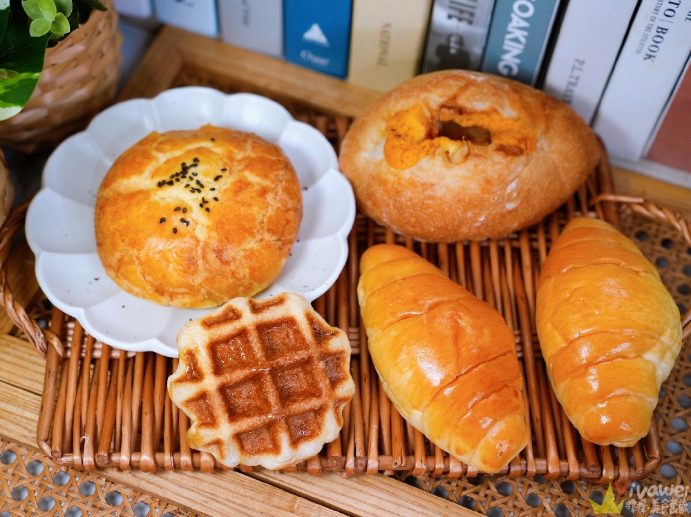 桃園八德美食｜『丸玉パン屋』藏身在住宅區的好吃日式麵包店！推薦鹹甜平衡的波羅叉燒&紮實又濃甜的烤地瓜法國！