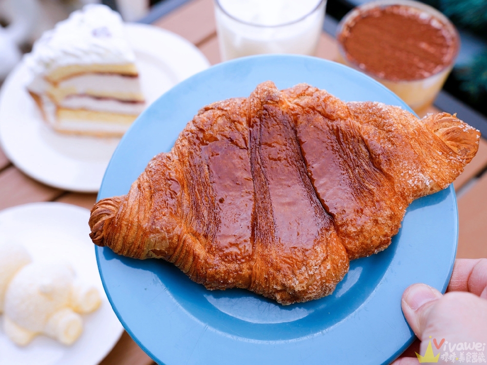 韓國釜山美食｜『OLDMUG』松亭海邊療癒系甜點咖啡廳～可愛熊熊蛋糕,草莓拿鐵與扁可頌開箱！