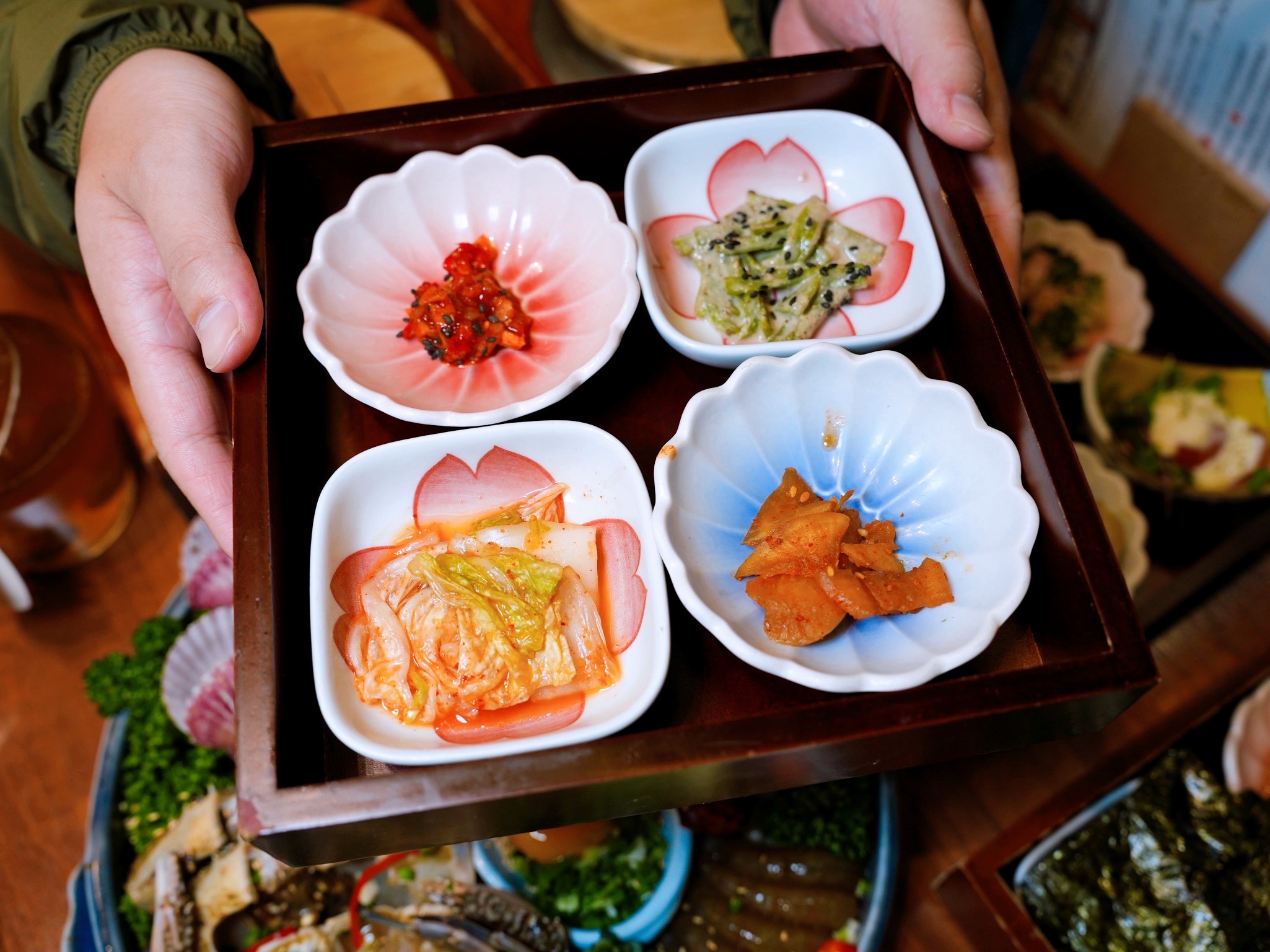 韓國釜山美食｜『尾浦家 松亭分店(미포집 송정직영점)』 美女生醃醬海鮮套餐開箱！松亭海景餐廳+必吃超浮誇醬蟹拼盤！