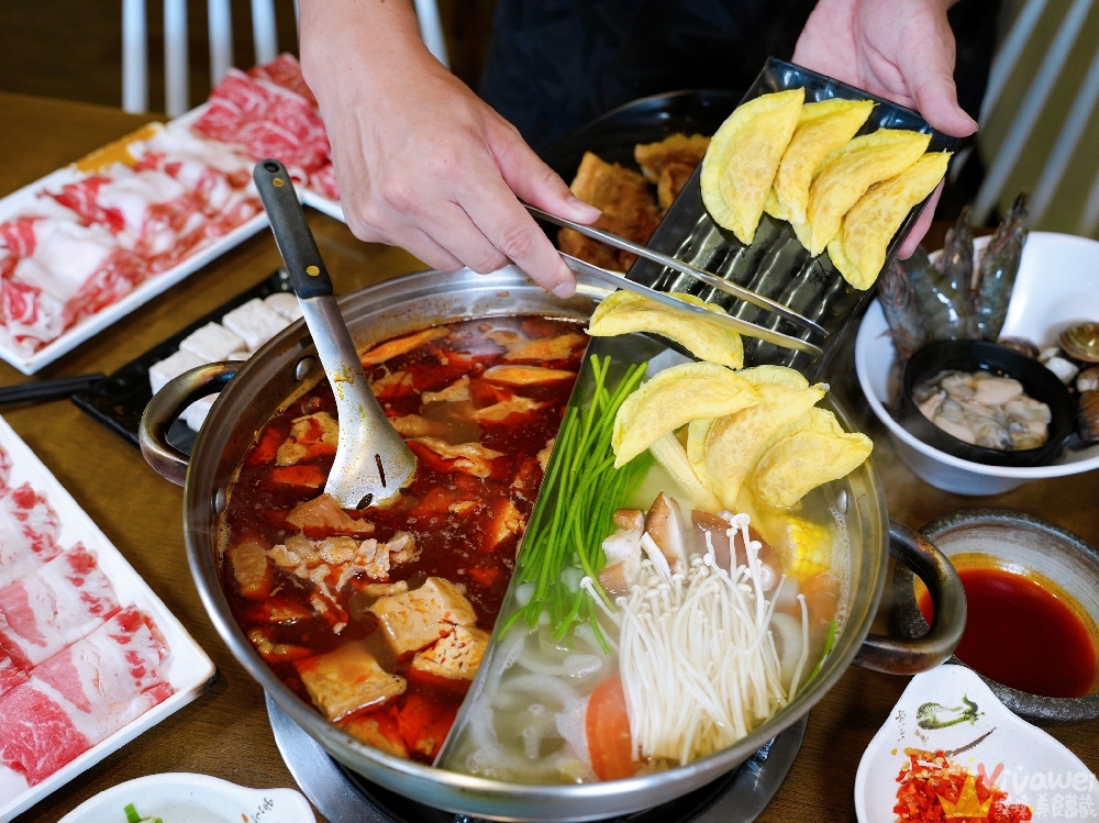 桃園市美食｜『鐵木真麻辣鴛鴦火鍋』在地開業多年的單點傳統台式麻辣鍋～鴨血和豆腐免費續加！