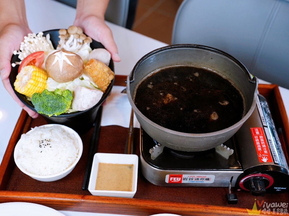 苗栗獅潭美食｜『光之彩庭園餐廳』附設免費停車位！親子友善&輪椅友善&寵物友善的舒適用餐空間～有義大利麵,火鍋,披薩,甜點下午茶!