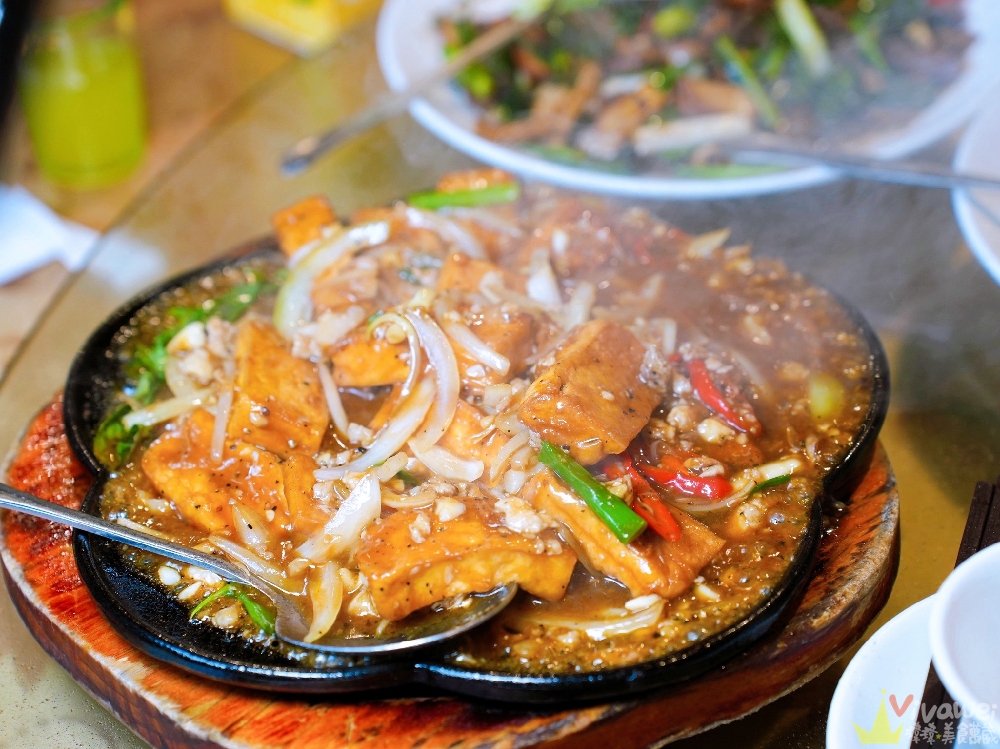 桃園龍潭美食｜『桃群客家活魚餐廳』龍潭大池周邊～附設免費停車場！餐點豐富多元又好吃的熱炒桌菜餐廳！