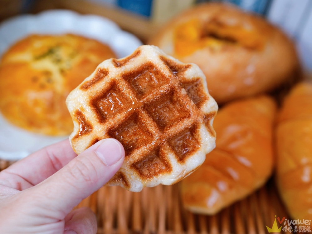 桃園八德美食｜『丸玉パン屋』藏身在住宅區的好吃日式麵包店！推薦鹹甜平衡的波羅叉燒&紮實又濃甜的烤地瓜法國！