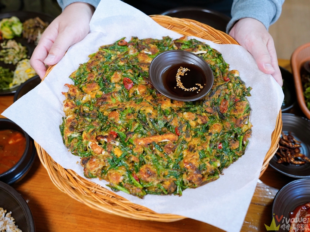 韓國釜山美食｜『옥이보리밥』在地隱藏版的大麥蔬菜拌飯~搭配現煎黃魚和海鮮煎餅~超澎湃的在地韓食餐廳！