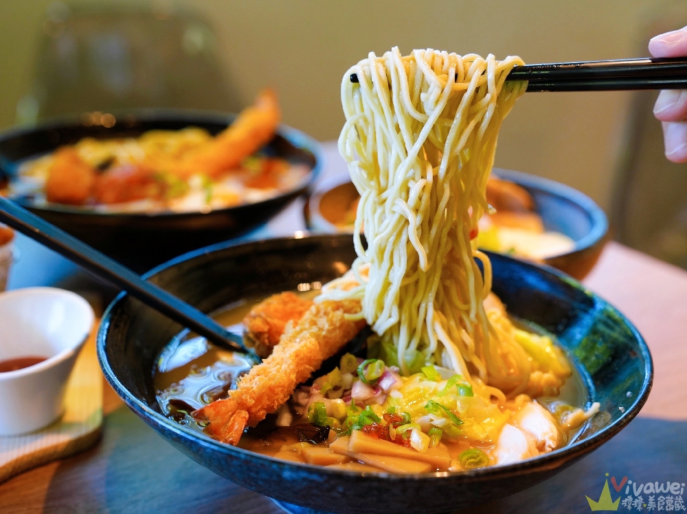 南投仁愛美食｜『星嵐拉麵』近清境農場的高海拔拉麵店～親子友善還有桌遊和盪鞦韆～週五,六,日限定自家製麵拉麵！