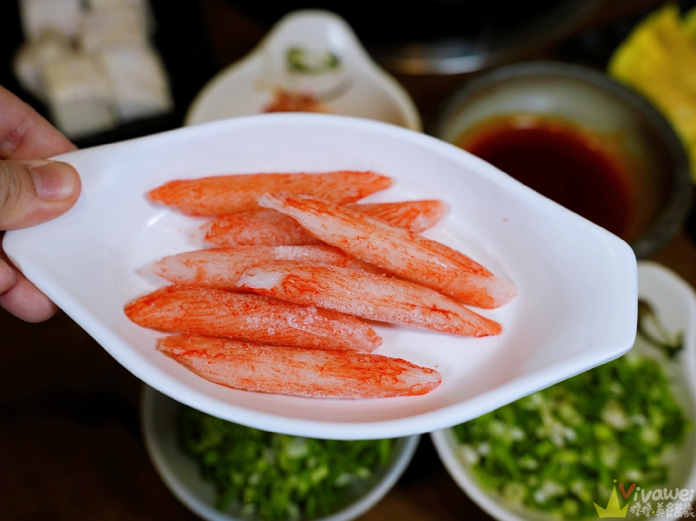 桃園市美食｜『鐵木真麻辣鴛鴦火鍋』在地開業多年的單點傳統台式麻辣鍋～鴨血和豆腐免費續加！