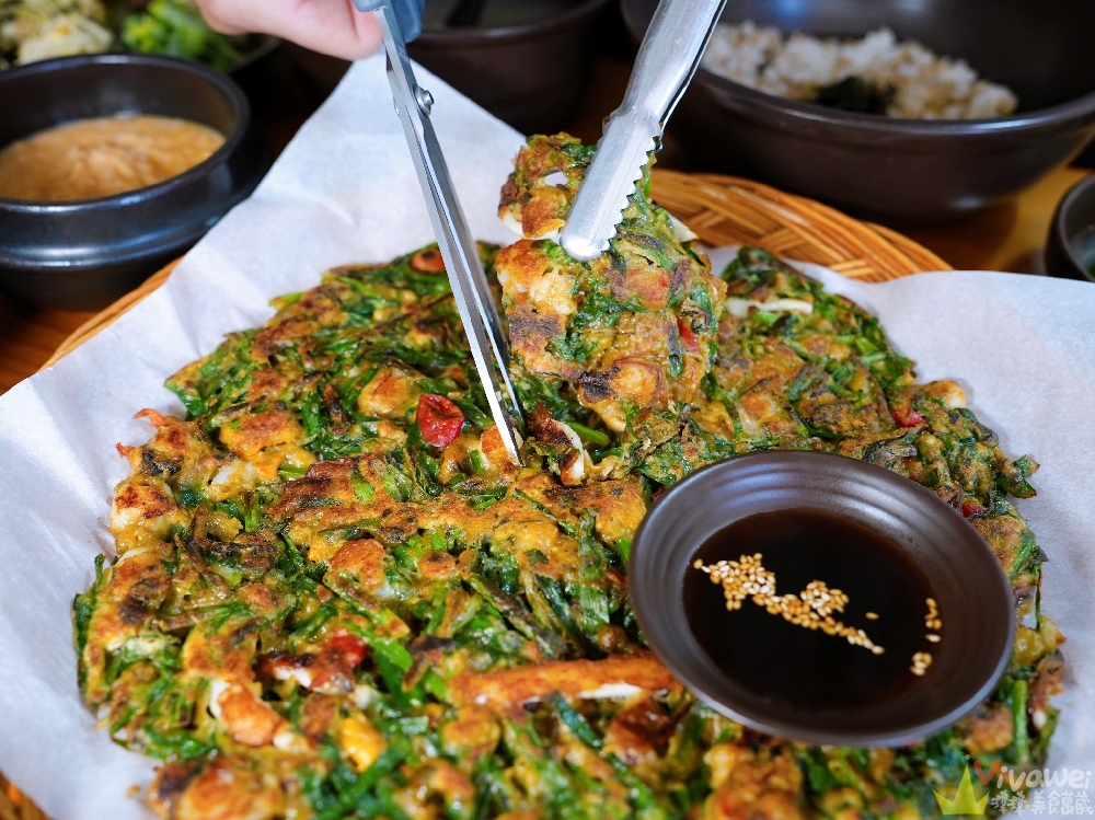 韓國釜山美食｜『옥이보리밥』在地隱藏版的大麥蔬菜拌飯~搭配現煎黃魚和海鮮煎餅~超澎湃的在地韓食餐廳！