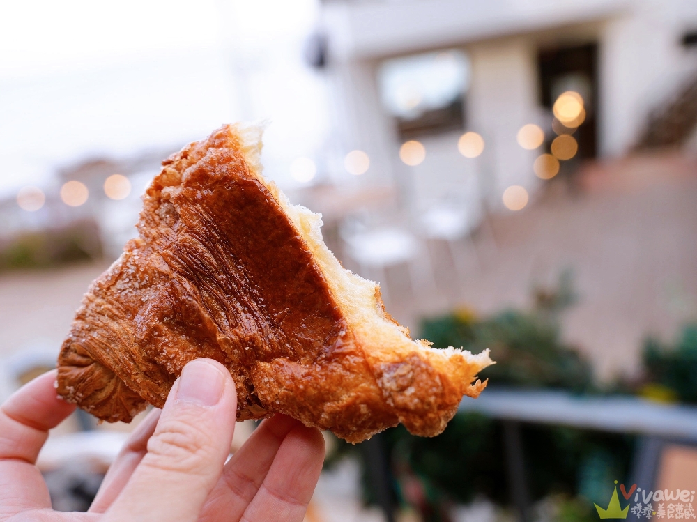 韓國釜山美食｜『OLDMUG』松亭海邊療癒系甜點咖啡廳～可愛熊熊蛋糕,草莓拿鐵與扁可頌開箱！