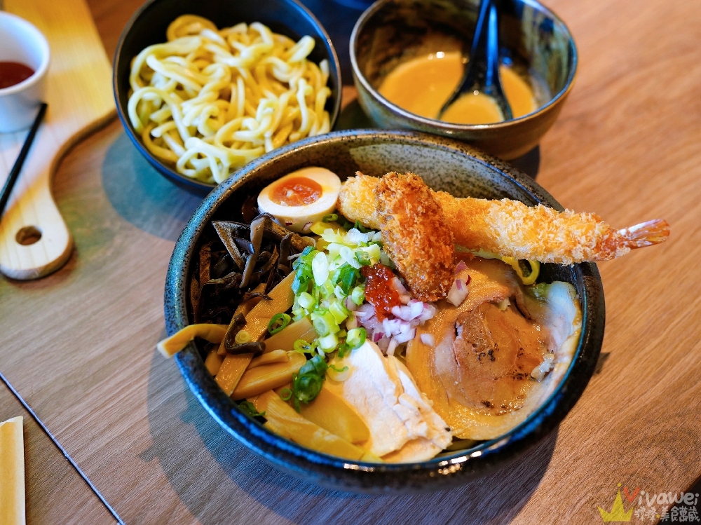 南投仁愛美食｜『星嵐拉麵』近清境農場的高海拔拉麵店～親子友善還有桌遊和盪鞦韆～週五,六,日限定自家製麵拉麵！