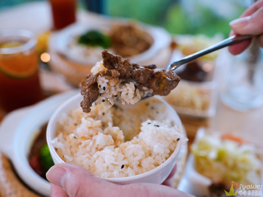 苗栗銅鑼美食｜『紫鳶山城-覓境莊園』超美玻璃屋餐廳~低消只要150元的秘境景觀餐廳！