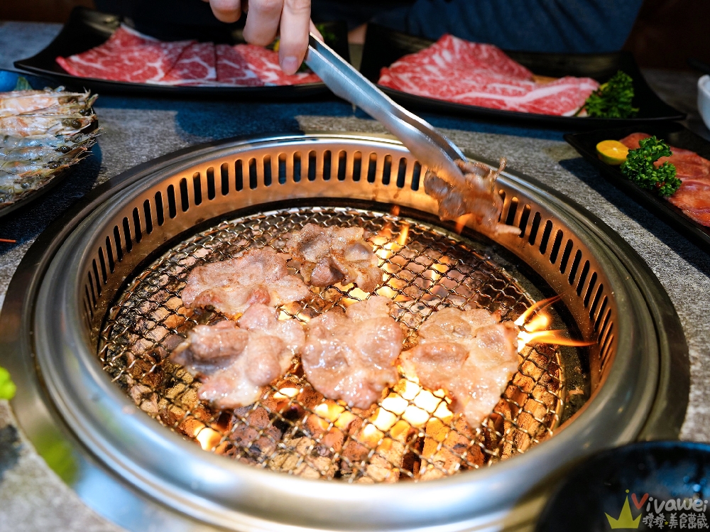 桃園中壢美食｜『三柒燒肉專門店』超豪華和牛燒烤吃到飽！還有生啤酒無限暢飲！