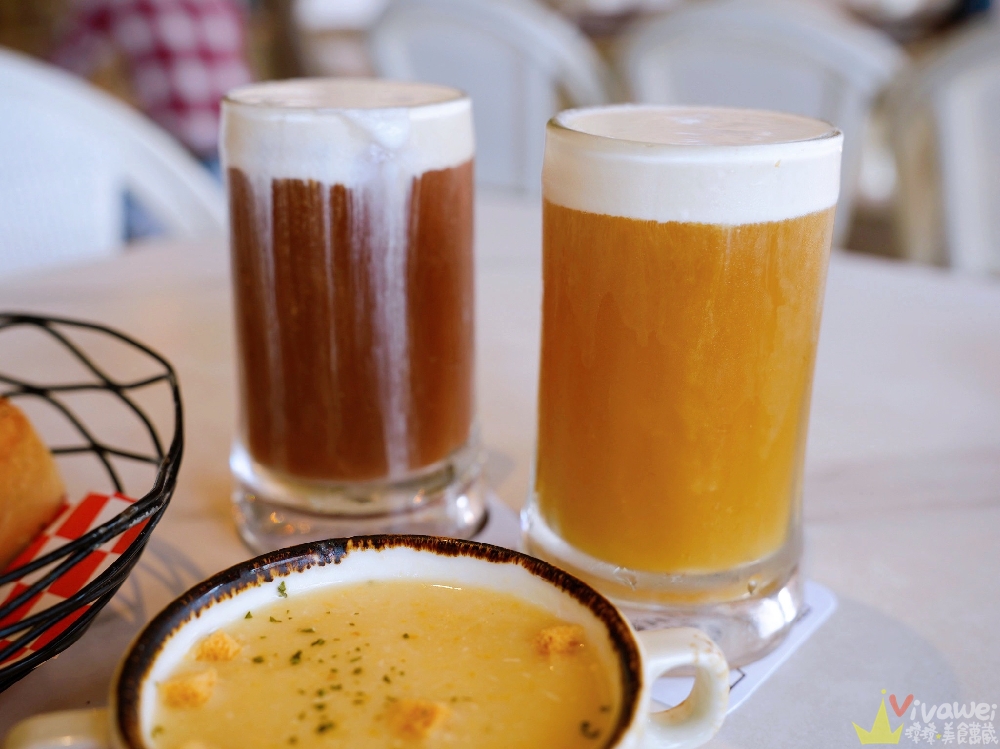 新北三芝美食｜『牛仔莊園』親子餐廳推薦！必吃牧馬人莊園牛排！草原白馬+美式鄉村風超好拍！