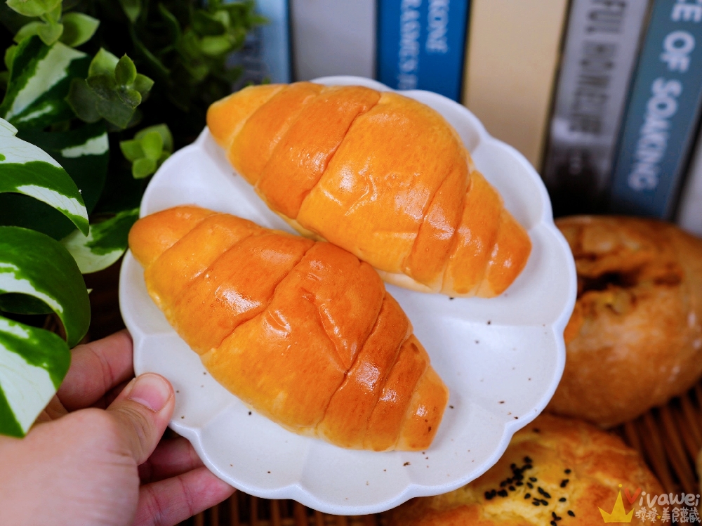 桃園八德美食|『丸玉パン屋』藏身在住宅區的好吃日式麵包店!推薦鹹甜平衡的波羅叉燒&紮實又濃甜的烤地瓜法國! 桃園八德美食|『丸玉パン屋』藏身在住宅區的好吃日式麵包店!推薦鹹甜平衡的波羅叉燒&紮實又濃甜的烤地瓜法國!