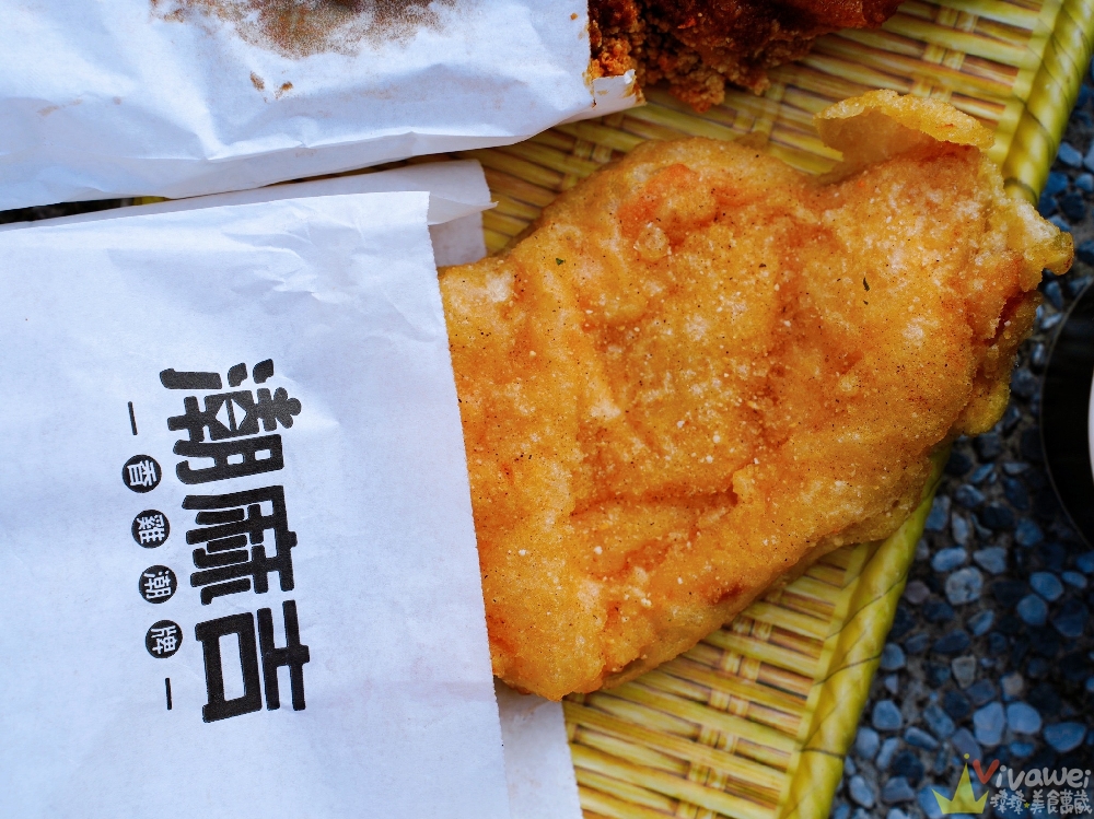苗栗市美食｜『潮麻吉 香雞潮牌（苗栗中華店）』北苗炸物推薦！現炸現吃最好吃！必吃甜不辣+三角骨+傳統刷醬雞排！