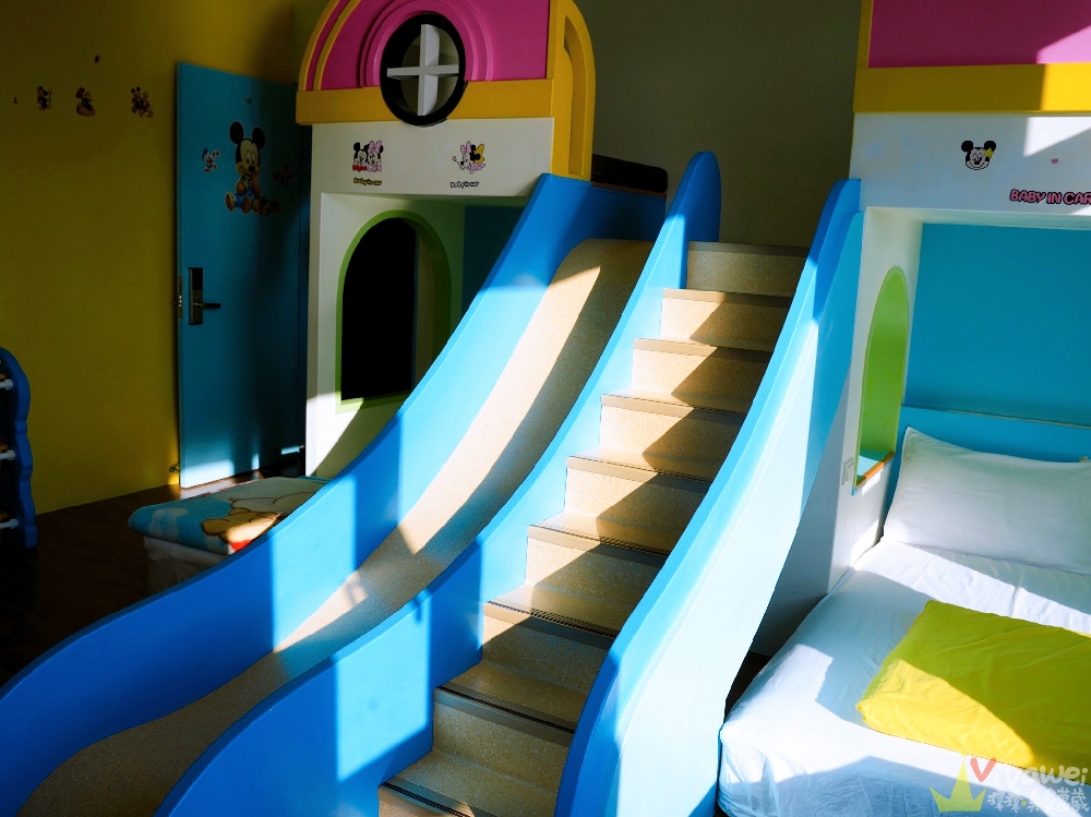 宜蘭羅東住宿|『宜蘭羅東Candy民宿』夢幻糖果屋親子民宿~室內球池溜滑梯+電動車+正版樂高積木牆+溜滑梯房型開箱! 宜蘭羅東住宿|『宜蘭羅東Candy民宿』夢幻糖果屋親子民宿~室內球池溜滑梯+電動車+正版樂高積木牆+溜滑梯房型開箱!