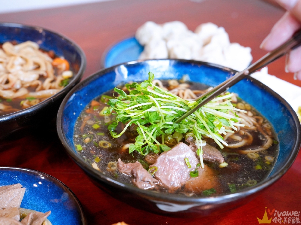 苗栗大湖美食｜『牛宮牛肉麵』大湖晚餐新選擇！免費停車+創意牛肉麵！必吃刺身菲力牛肉麵+手工水餃超有記憶點！