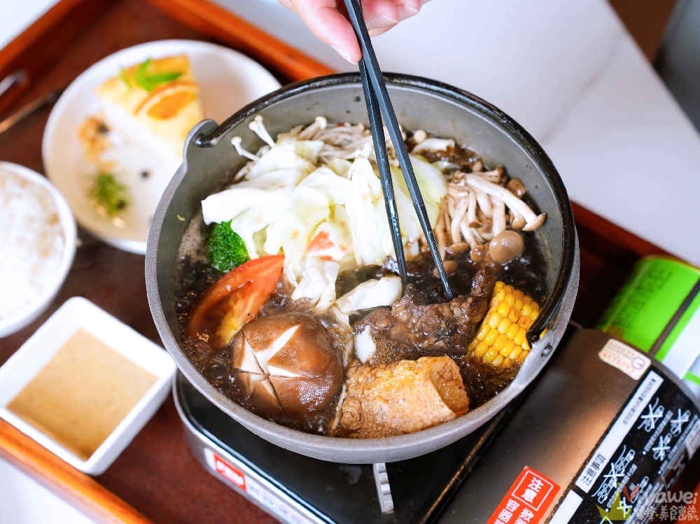 苗栗獅潭美食｜『光之彩庭園餐廳』附設免費停車位！親子友善&輪椅友善&寵物友善的舒適用餐空間～有義大利麵,火鍋,披薩,甜點下午茶!